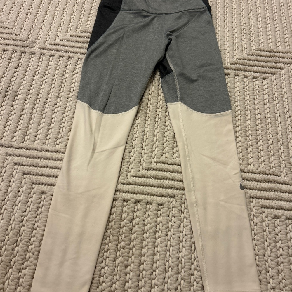 CU3401-068 Womens Nike Size small Runway Fast Warm Running Tights White and Gray - Picture 3 of 7